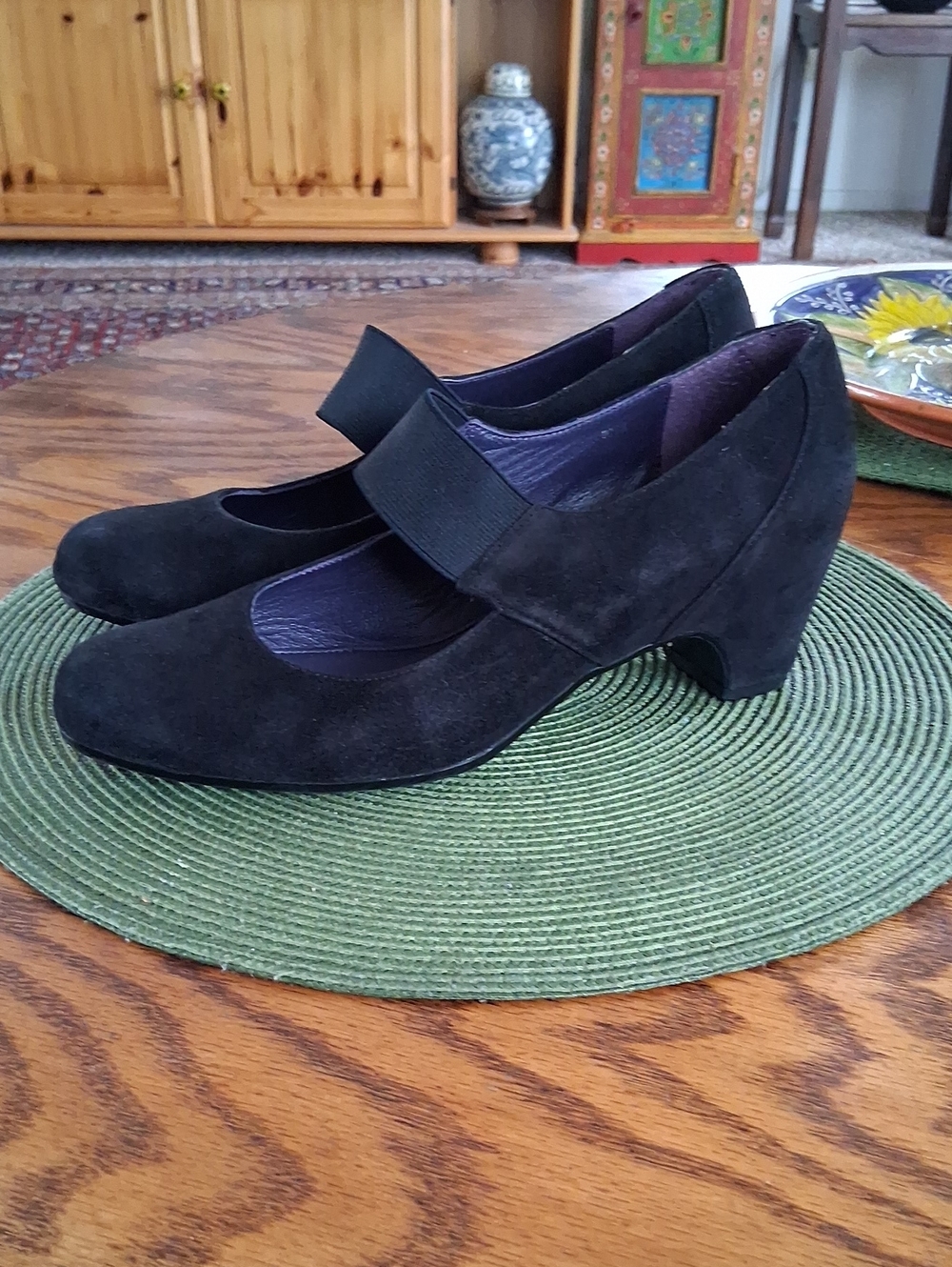 Vaneli Black Suede Mary Jane  Comfort Academia Purple Collection Pumps Size 9.5